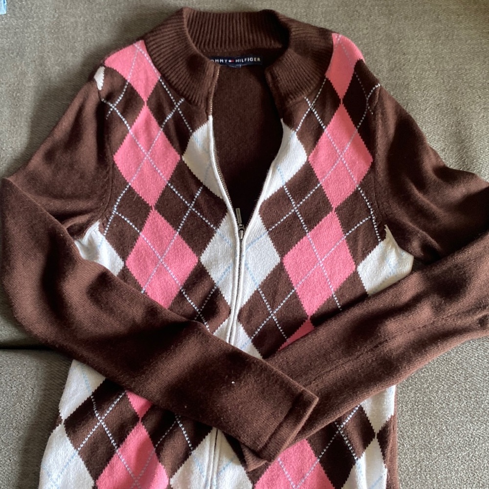 I am selling Brown and checkered sweater size XS and is from Tommy Hilfiger